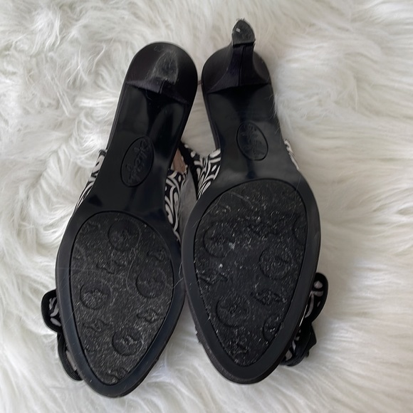 Hush Puppies Soft Style Pumps Fiora Black White Slingback Peep Toe Womens 8 1/2M - Picture 6 of 8